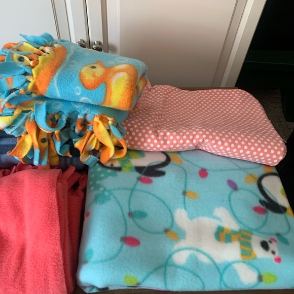 Lot of 6 baby blankets very clean - Picture 3 of 14